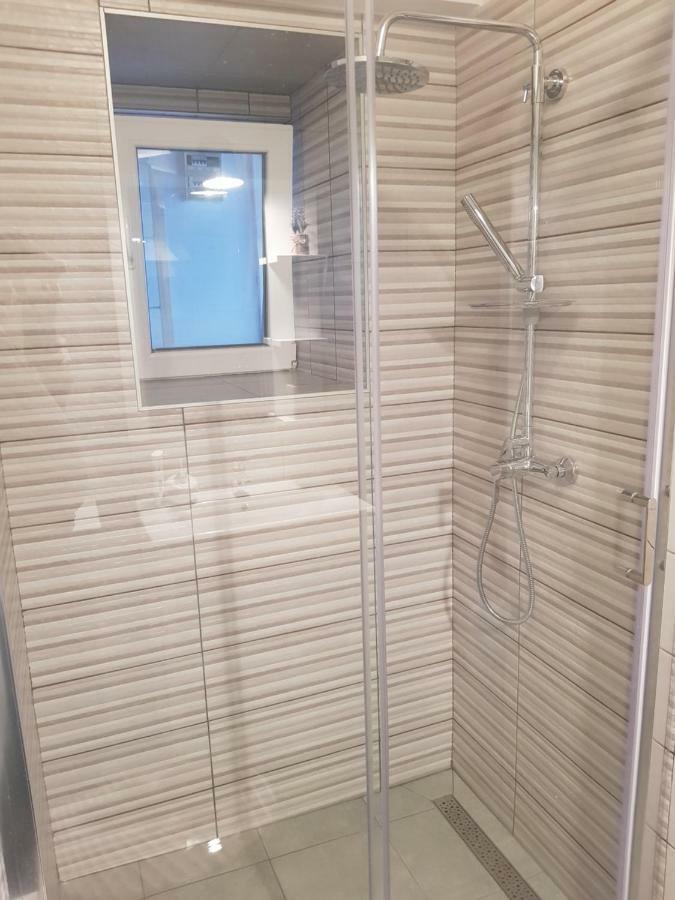 L&M Studio Apartman Apartman Póla Kültér fotó